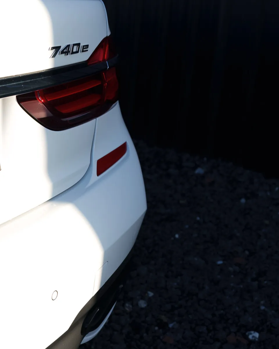 BMW 740e M SPORT - Image 3