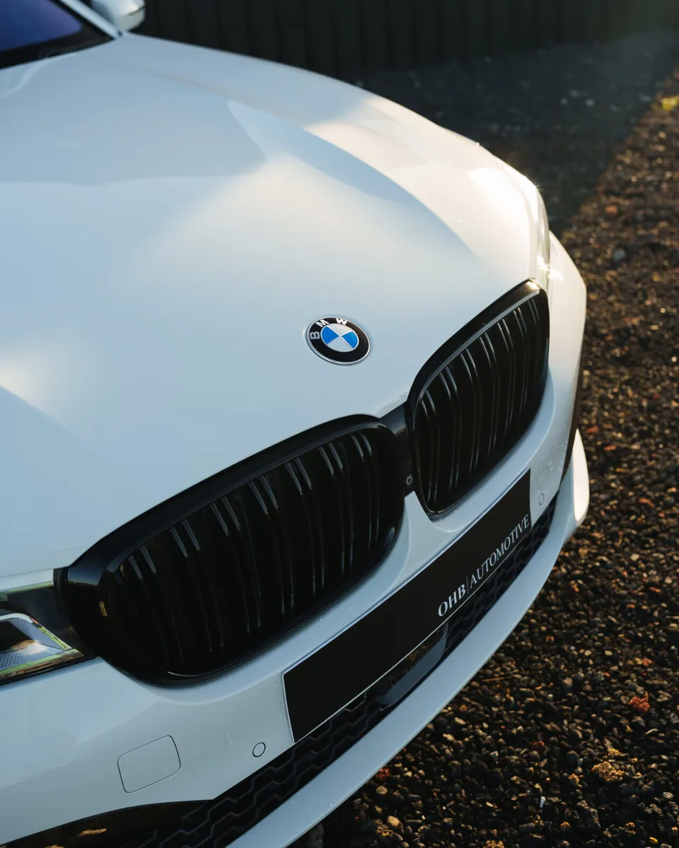 BMW 740e M SPORT - Image 2