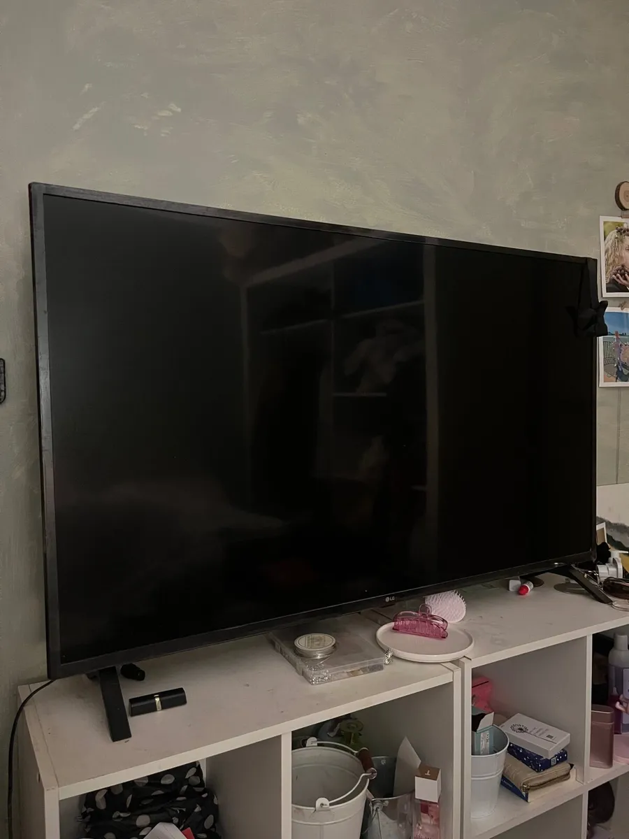 2 Smart TV’s - Image 1