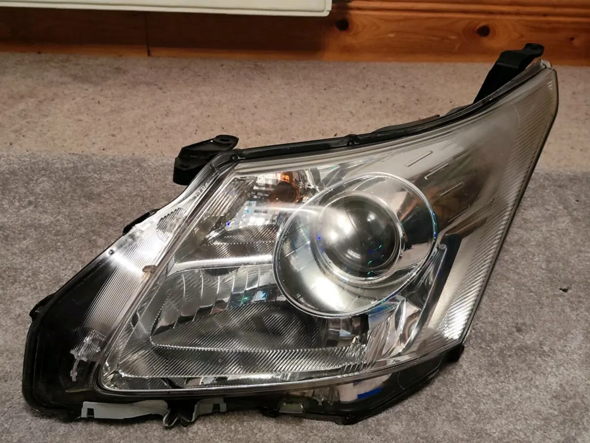 Toyota Avensis  from 2009/2015 - Image 2