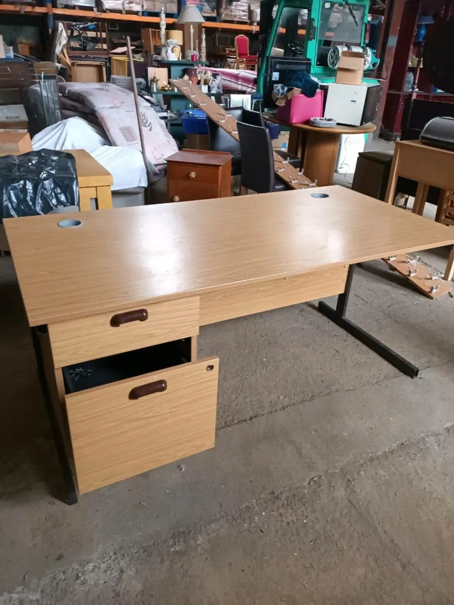 Office Desk - Image 3