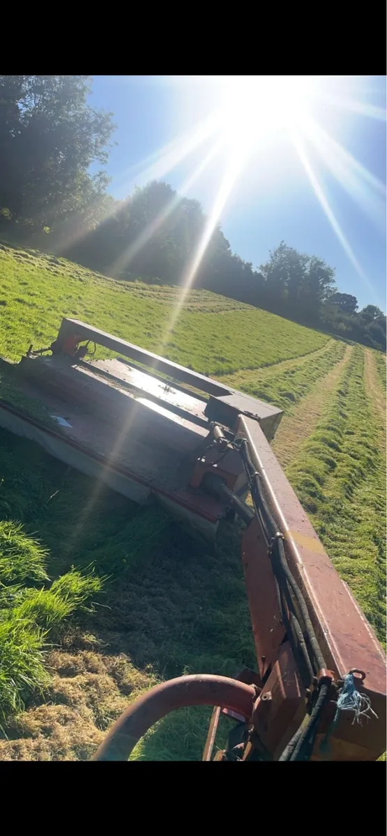 Kuhn 10ft trailed mower - Image 2