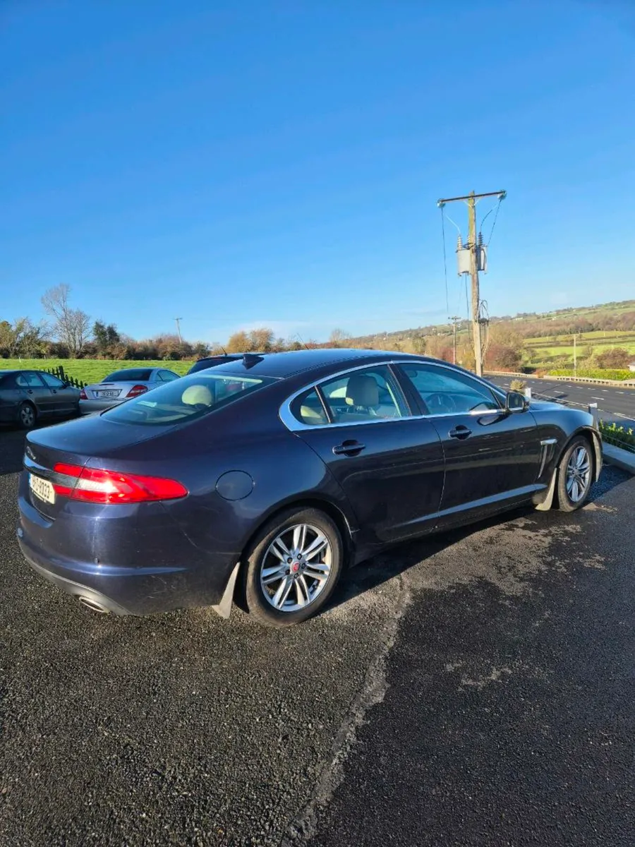 JAGUAR XF - Image 2