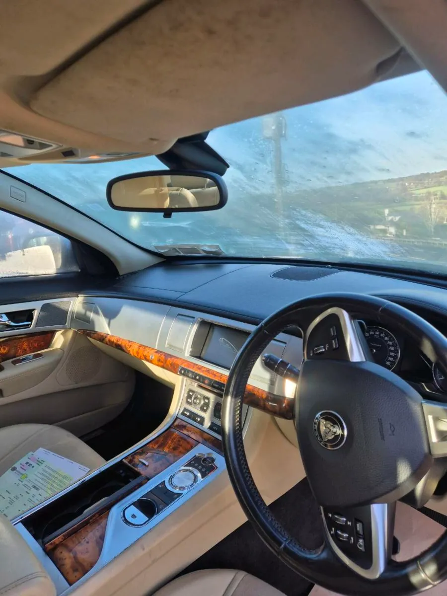 JAGUAR XF - Image 4