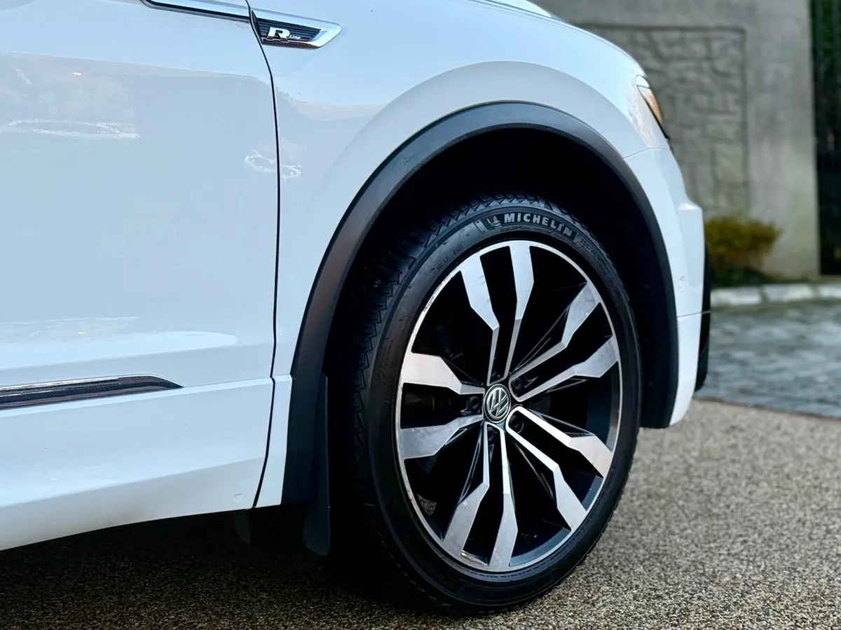 Tiguan R line Auto 7 Seats high spec - Image 4