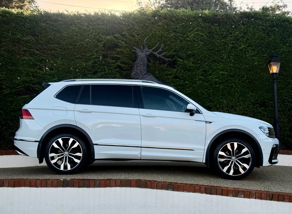 Tiguan R line Auto 7 Seats high spec - Image 3