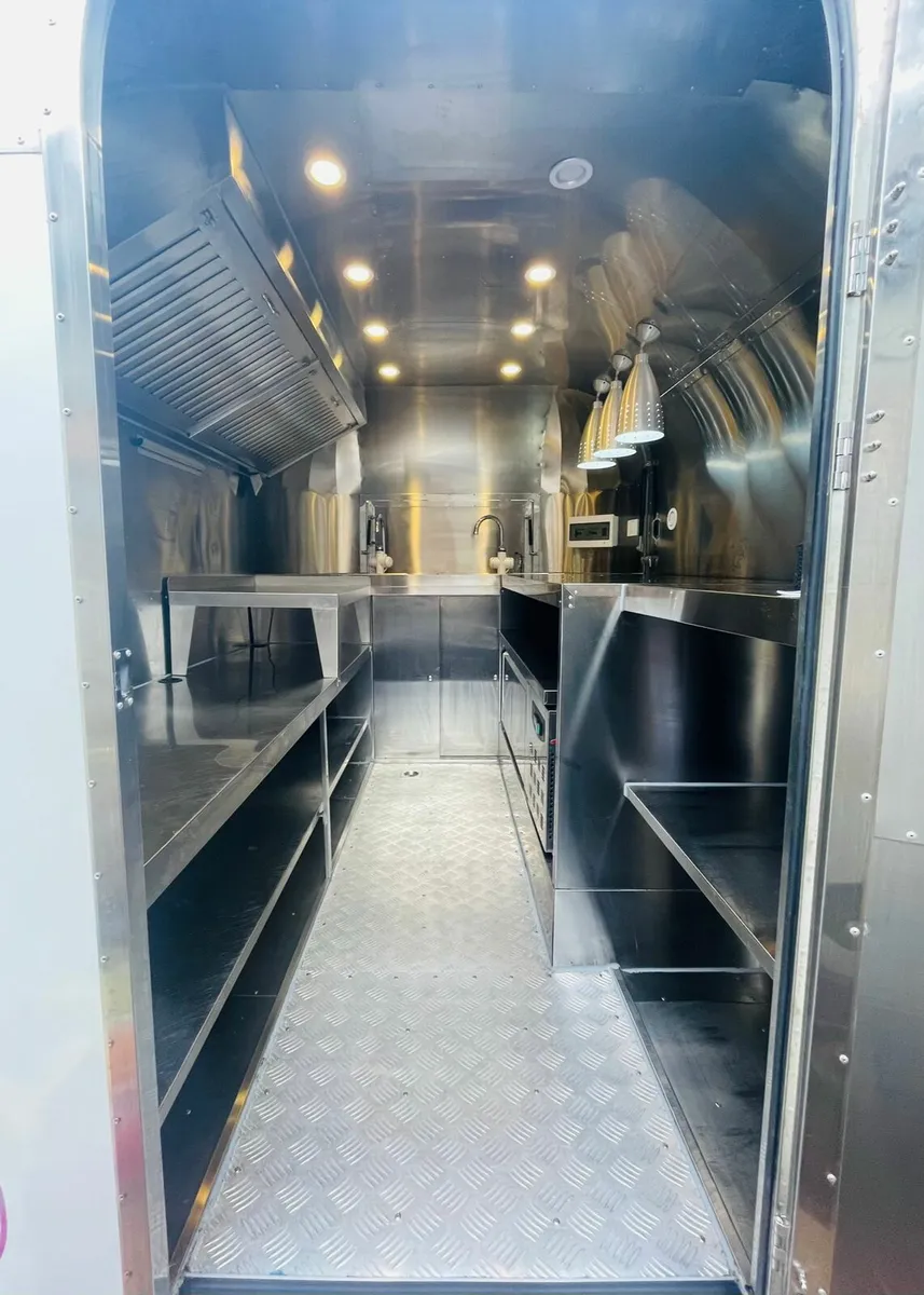 Food Trailer - Image 2