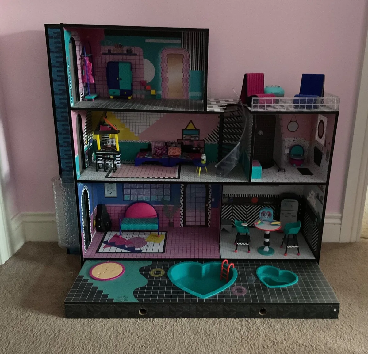 LOL Doll House - Image 1
