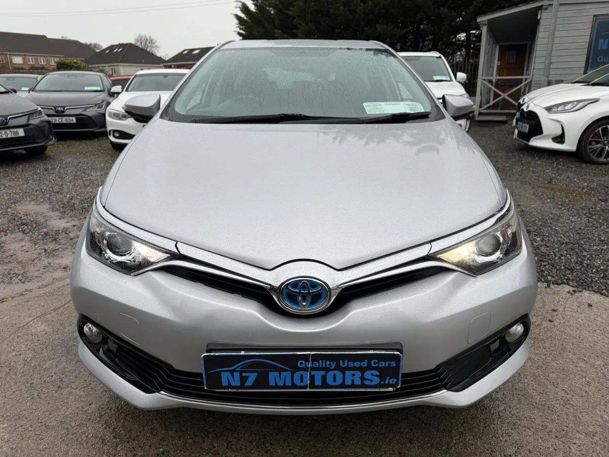 2016 Toyota Auris 1.8 LUNA HYBRID AUTO - Image 3