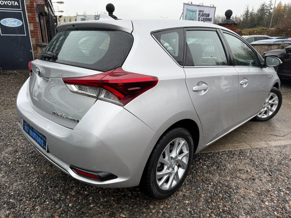 2016 Toyota Auris 1.8 LUNA HYBRID AUTO - Image 4