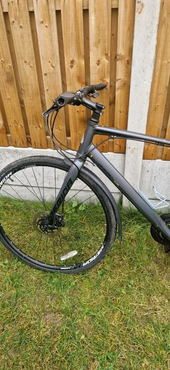 Lightweight merida hybrid bike (serviced,delivery) - Image 2