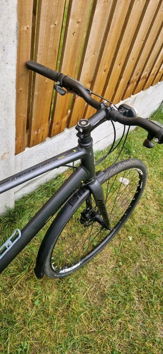 Lightweight merida hybrid bike (serviced,delivery) - Image 4