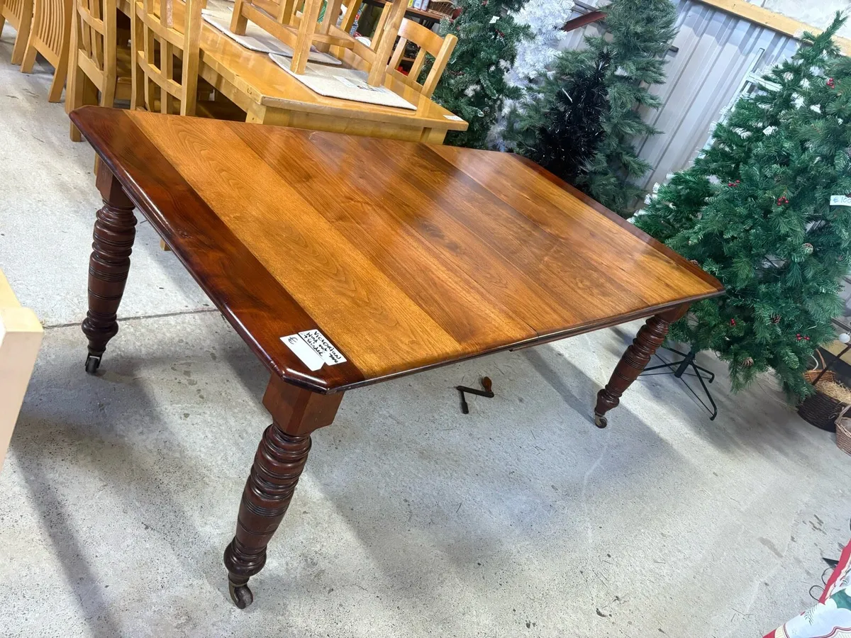 Victorian wind out table with winder - Image 2