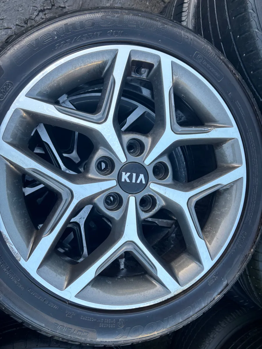 Kia wheels - Image 1