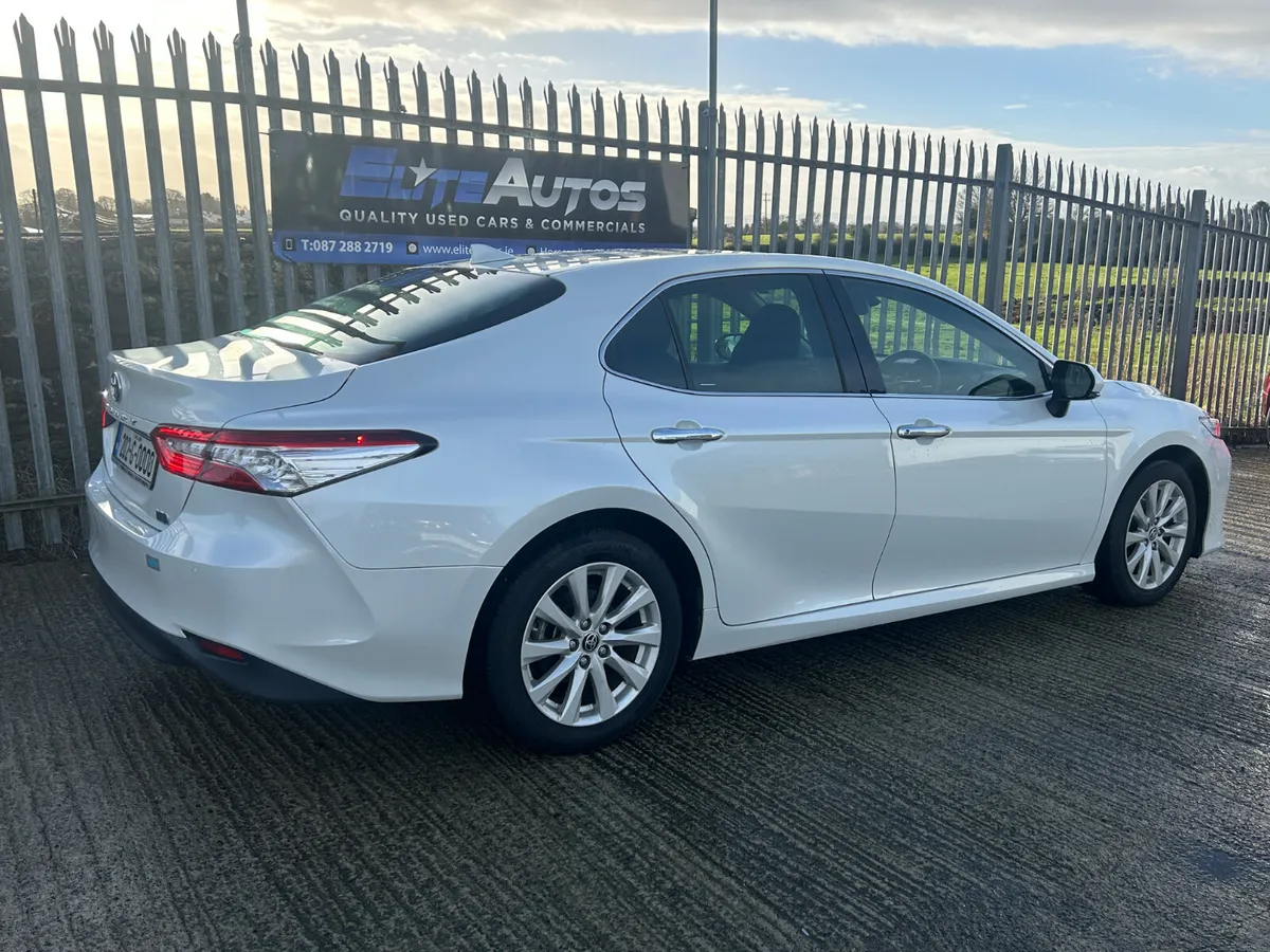 Toyota Camry Self charging Hybrid 2020 - Image 3