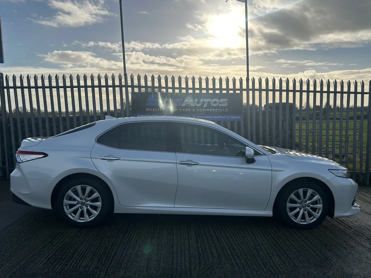 Toyota Camry Self charging Hybrid 2020 - Image 4