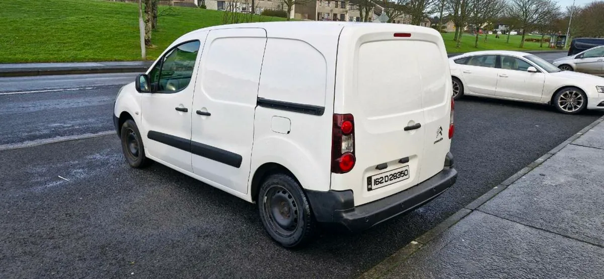 Citroën berlingo fresh cvrt test today - Image 4
