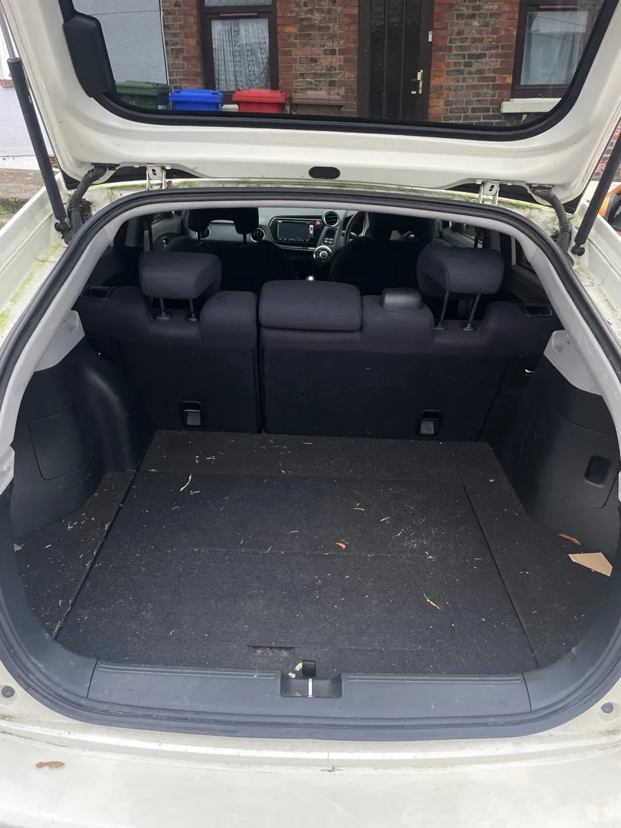 Honda Insight 2012 New NCT & Cork Parking Permit - Image 4