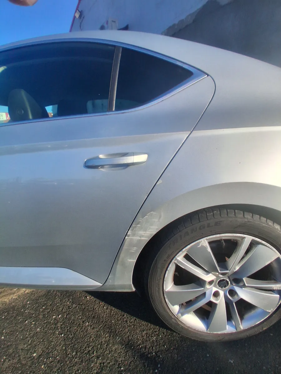 2016 Skoda Superb - Image 3