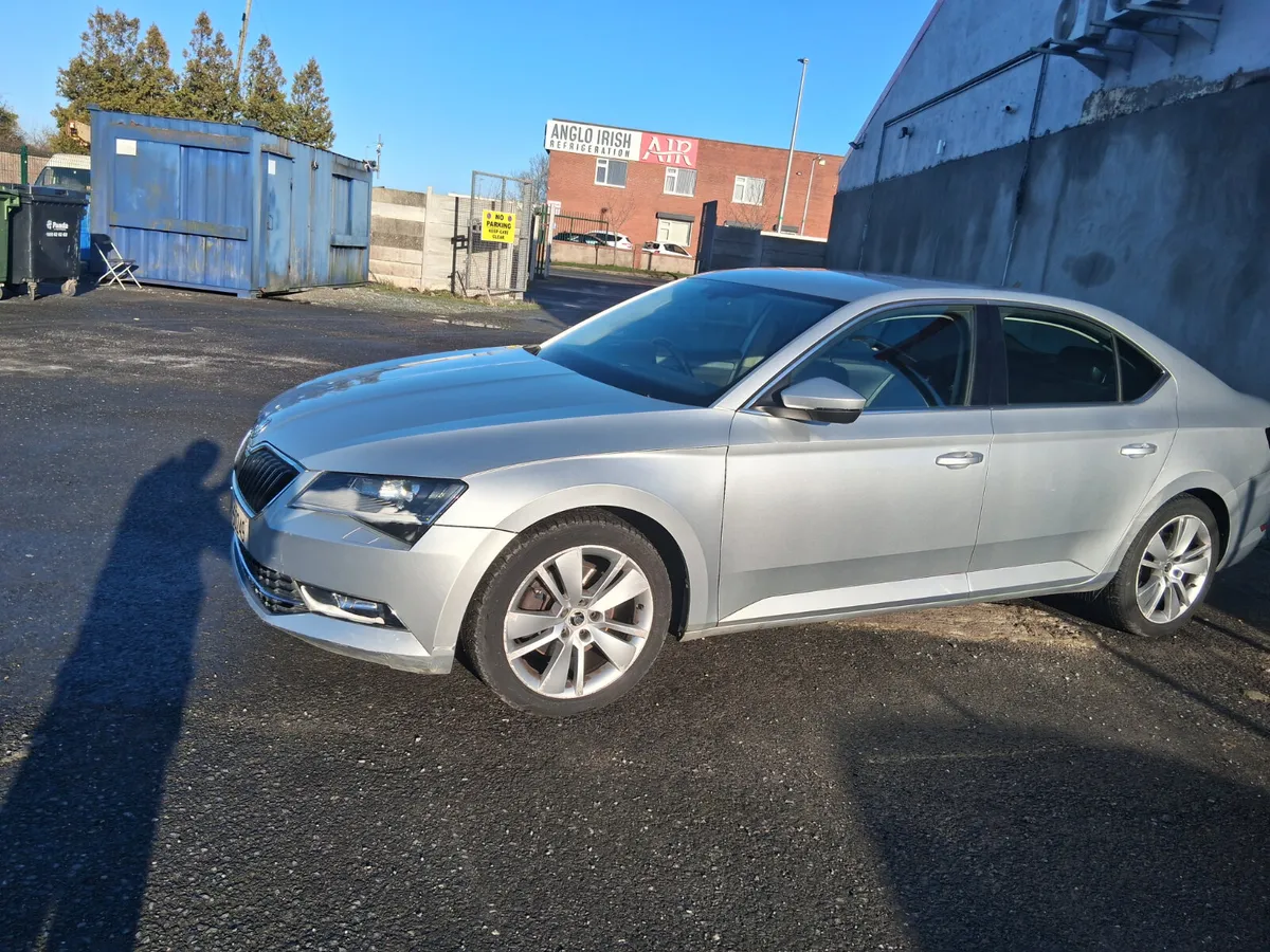 2016 Skoda Superb - Image 2