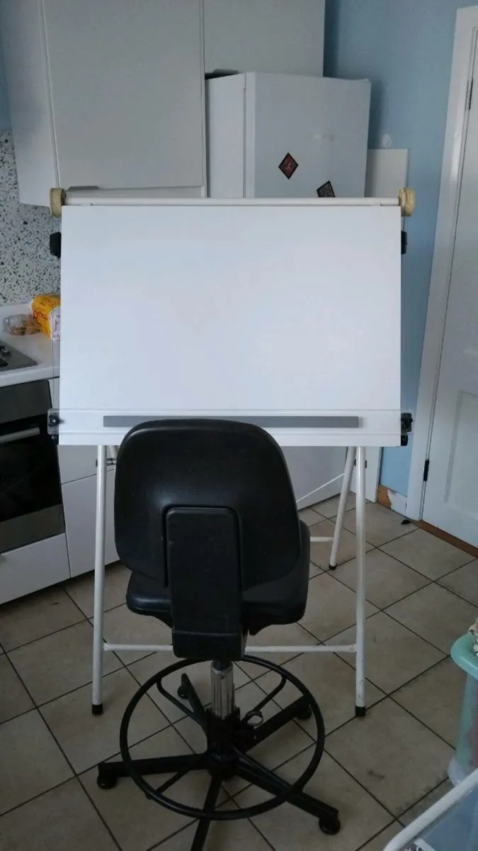 A1 DRAWING BOARD AND DRAUGHTING CHAIR - Image 1
