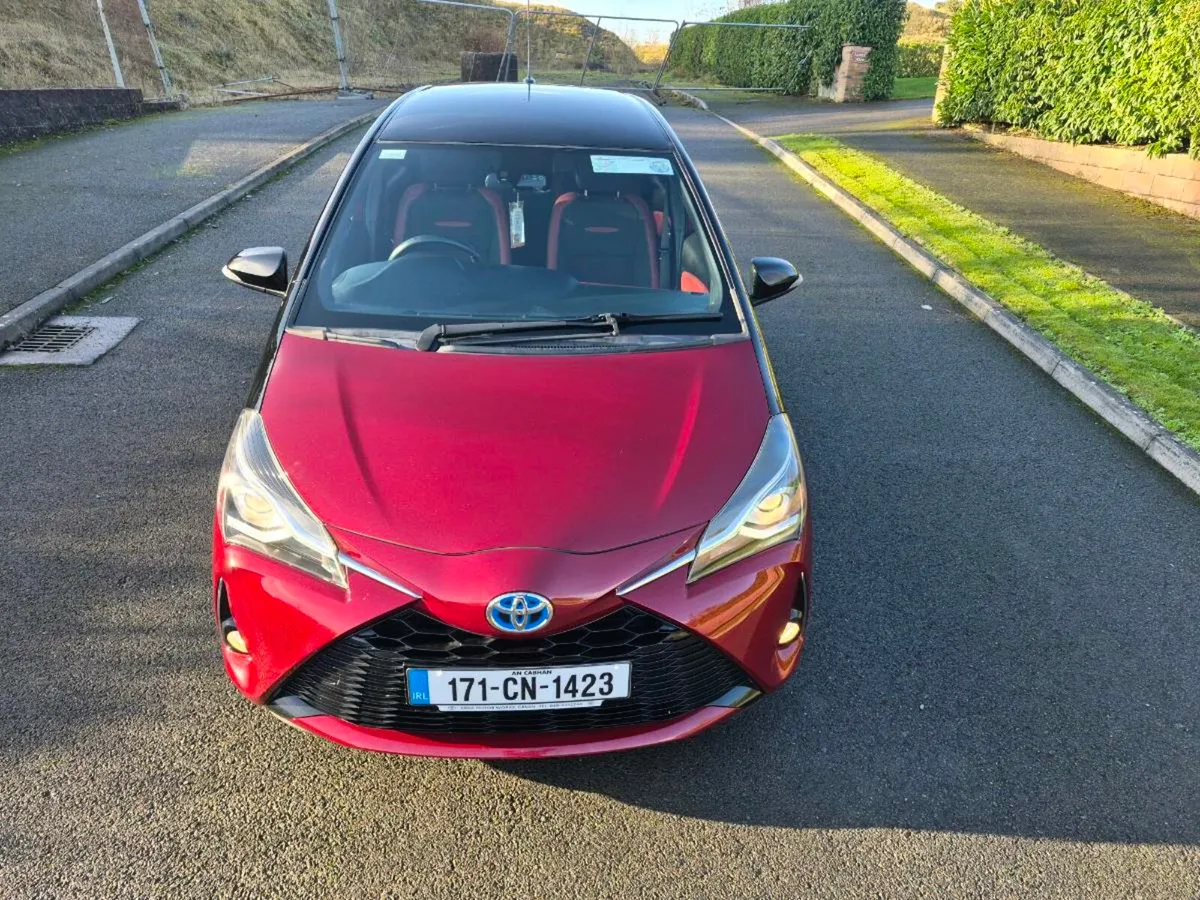 2017 Toyota Yaris Hybrid Auto only 35,400miles - Image 4