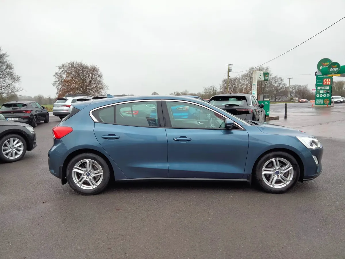 Ford Focus 1.5 Zetec *Immaculate/New Model - Image 2