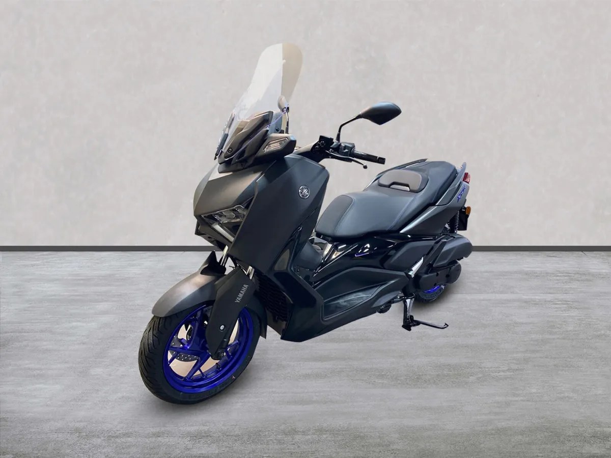 Yamaha X-Max 125cc Scooter (25MY, Special Offer - Image 4