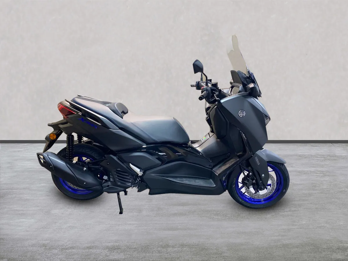 Yamaha X-Max 125cc Scooter (25MY, Special Offer - Image 1
