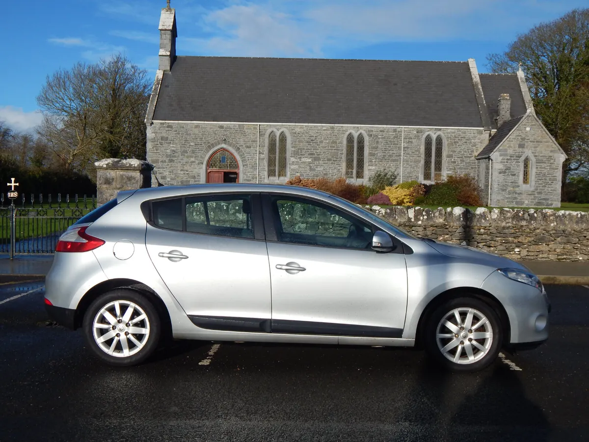 2010 Renault Megane 1.5dc Low Kms Tax & Test 11/26 - Image 2