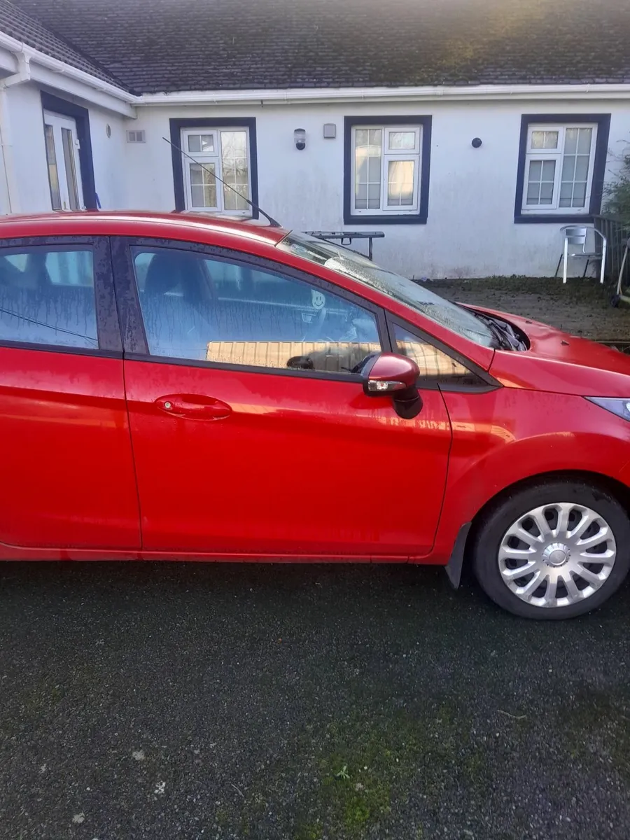 Ford Fiesta 2012 - Image 2