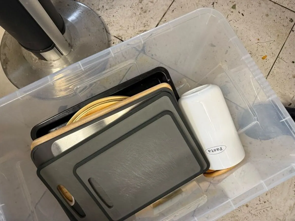 6 boxes of mixed kitchen items - Image 2