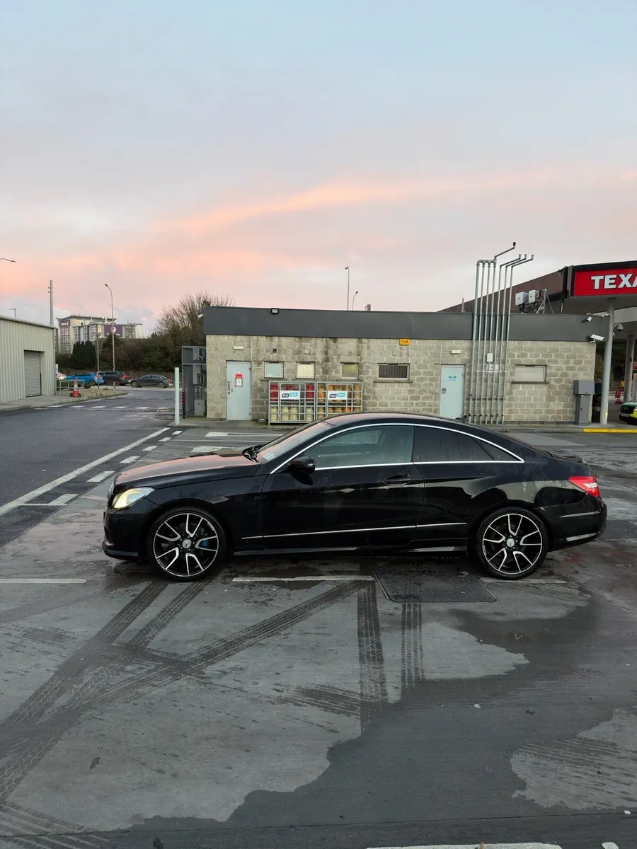 Mercedes-Benz E350 CDI Coupe - Image 2
