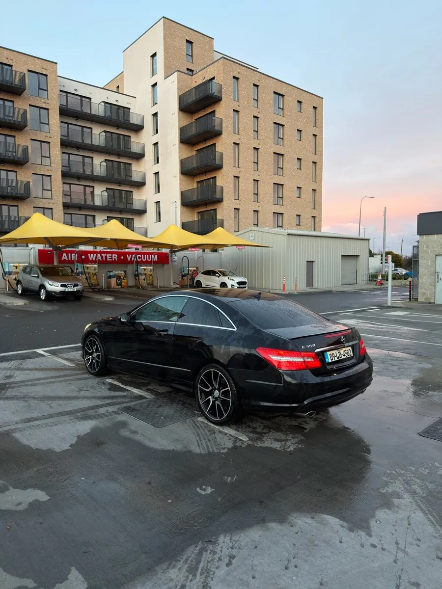 Mercedes-Benz E350 CDI Coupe - Image 3