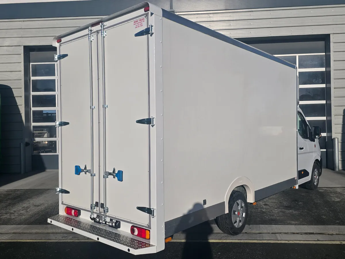 Renault Master Platform Cab 4.5 x 2.5 - Image 4