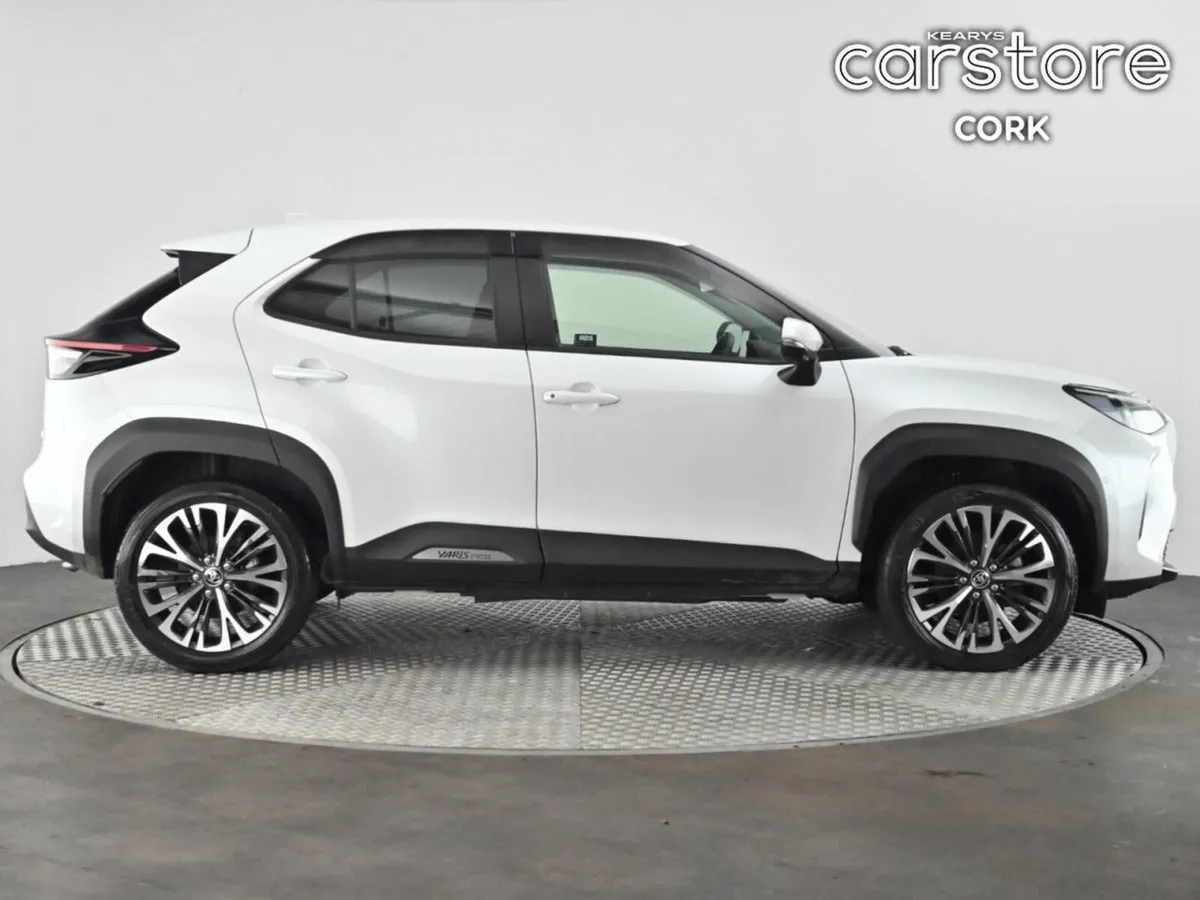 Toyota Yaris Cross 1.5 Hybrid CVT - Image 2