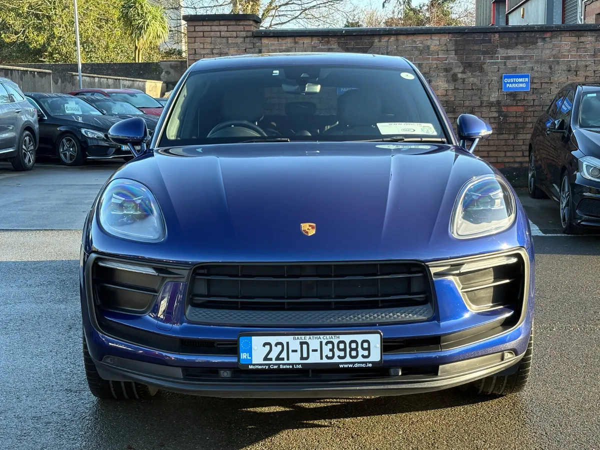 221 Porsche Macan 2.0 Petrol Huge Spec *Low Kils* - Image 2