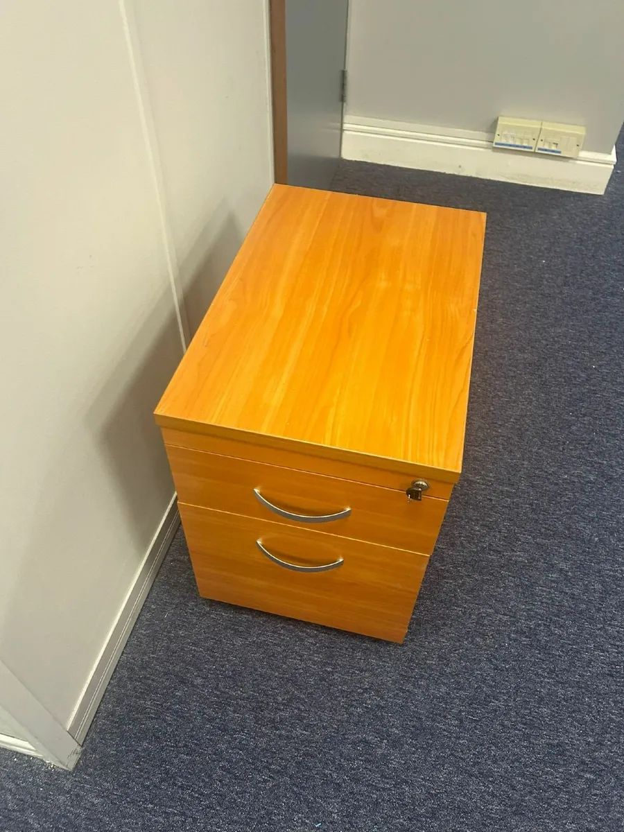 6 Office desks + 2 Cabinets - Image 2