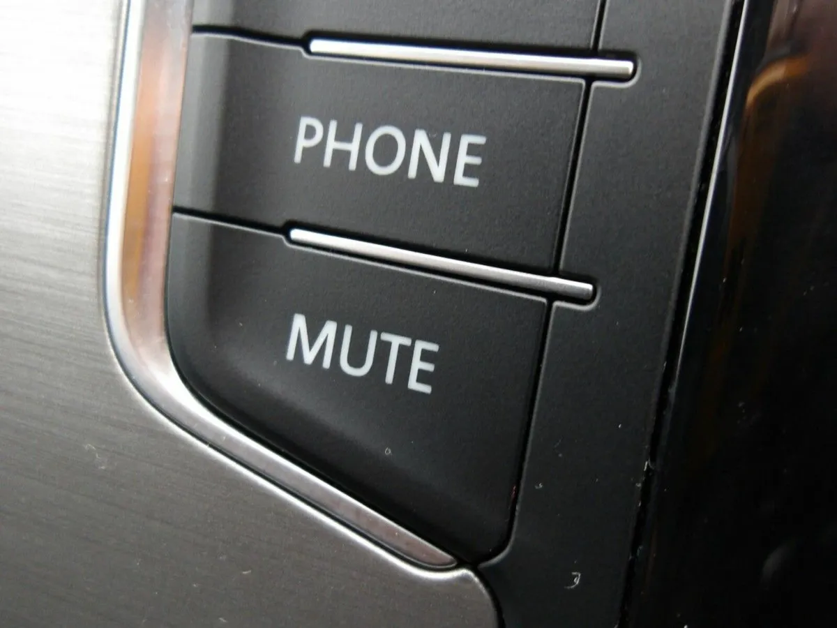 Volkswagen Golf 1.6 TDI 105HP COMFORTLINE - Image 4