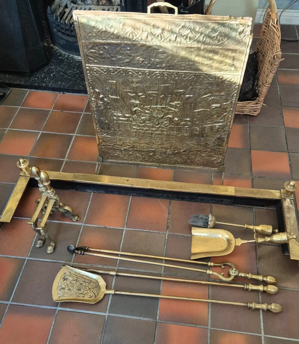 Large heavy solid brass companion set. - Image 1