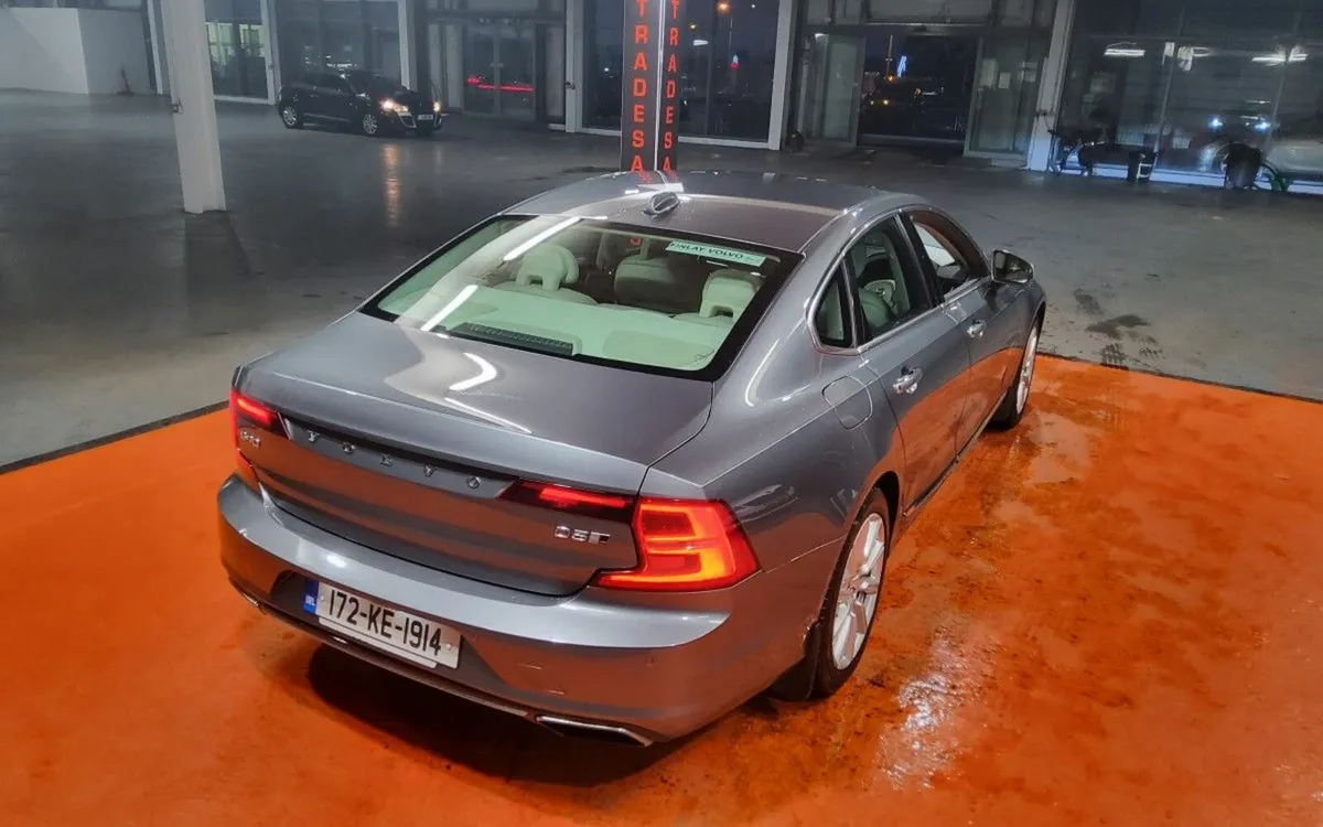 Volvo S90 D5 2.0L 231hp Inscription Geartronic AWD - Image 4
