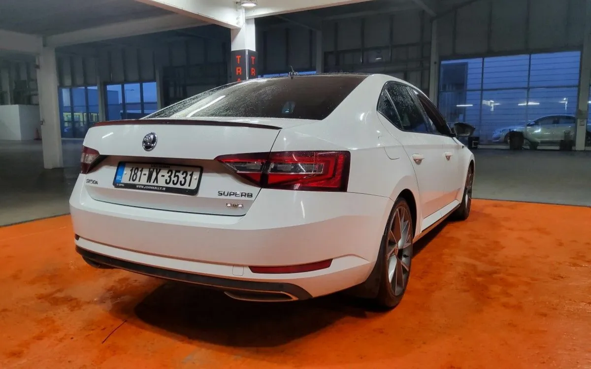 Skoda Superb 2.0TDI SCR 190PS SPORTL - Image 4