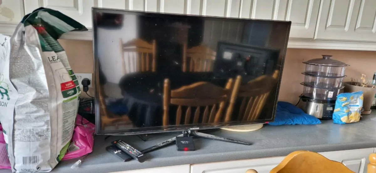 X box one + Samsunt TV + android smart TV box - Image 2