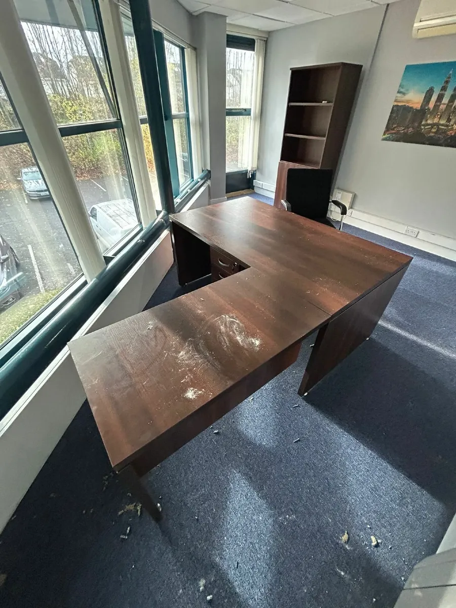 Office Table and a cabinet - Image 3
