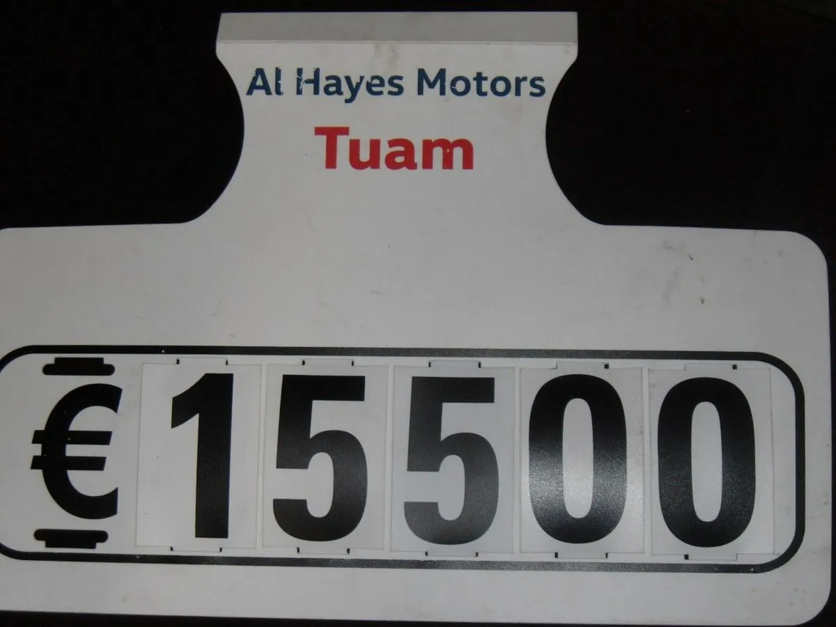 Volkswagen Golf 1.6 TDI 5DR 110HP LEATHER - Image 3