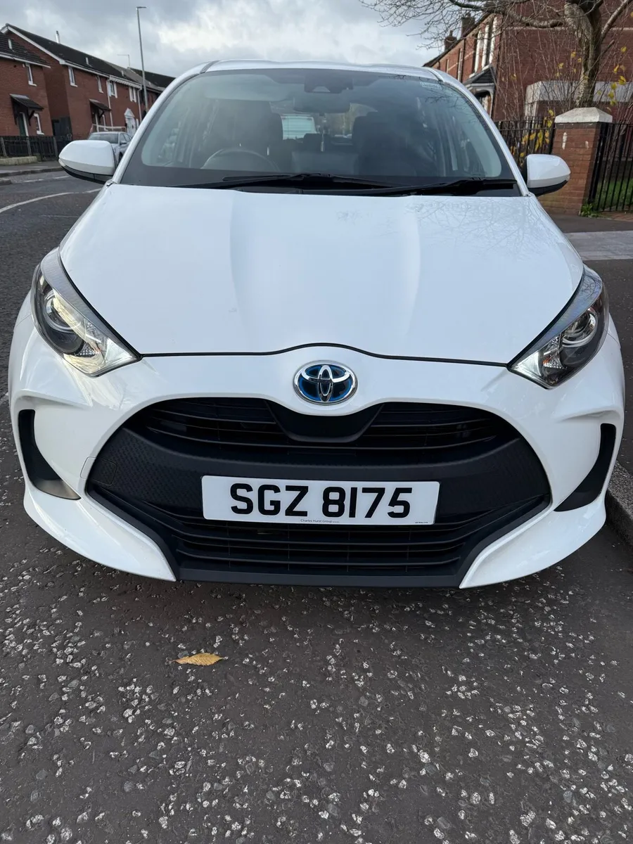 2020 Toyota Yaris 1.5 hybrid - Image 2