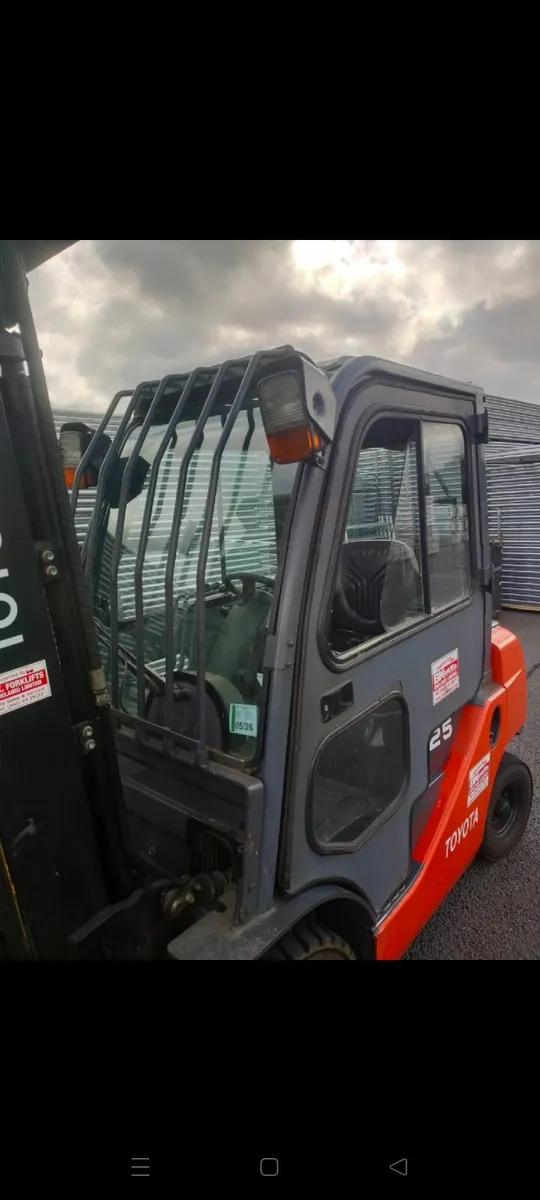 Toyota forklift - Image 2