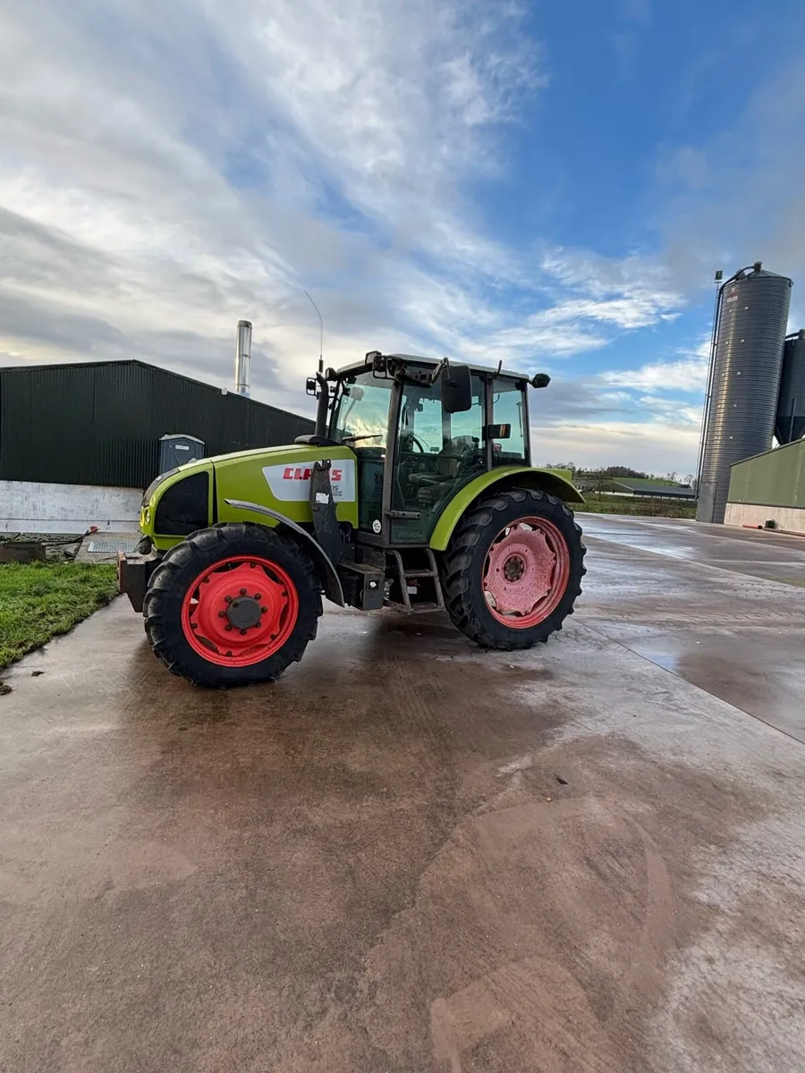 class tractor - Image 1