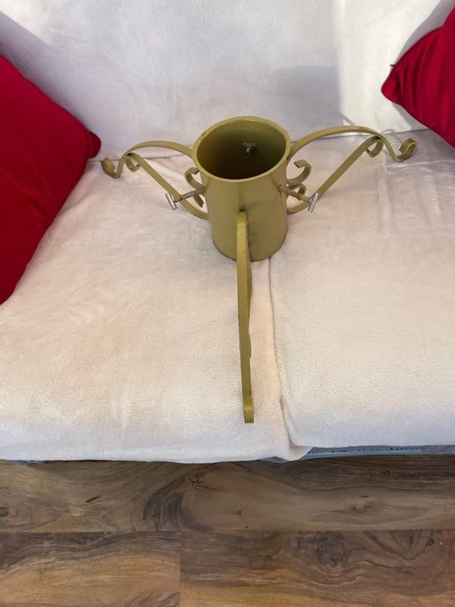 Christmas Tree Stand. Solid Sturdy, Cast Iron. Suitable For Indoor/outdoor Use. - Image 1