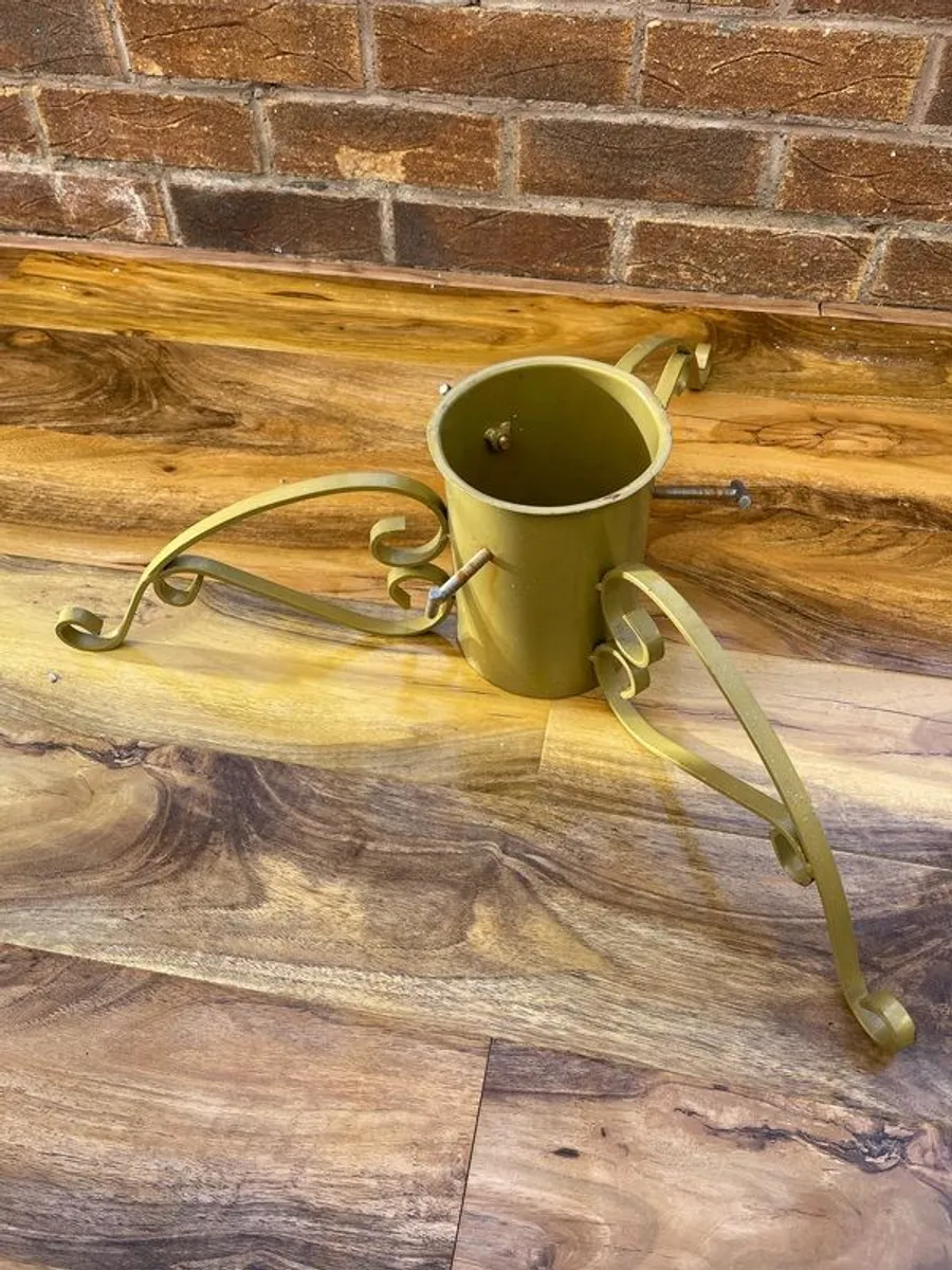 Christmas Tree Stand. Solid Sturdy, Cast Iron. Suitable For Indoor/outdoor Use. - Image 3